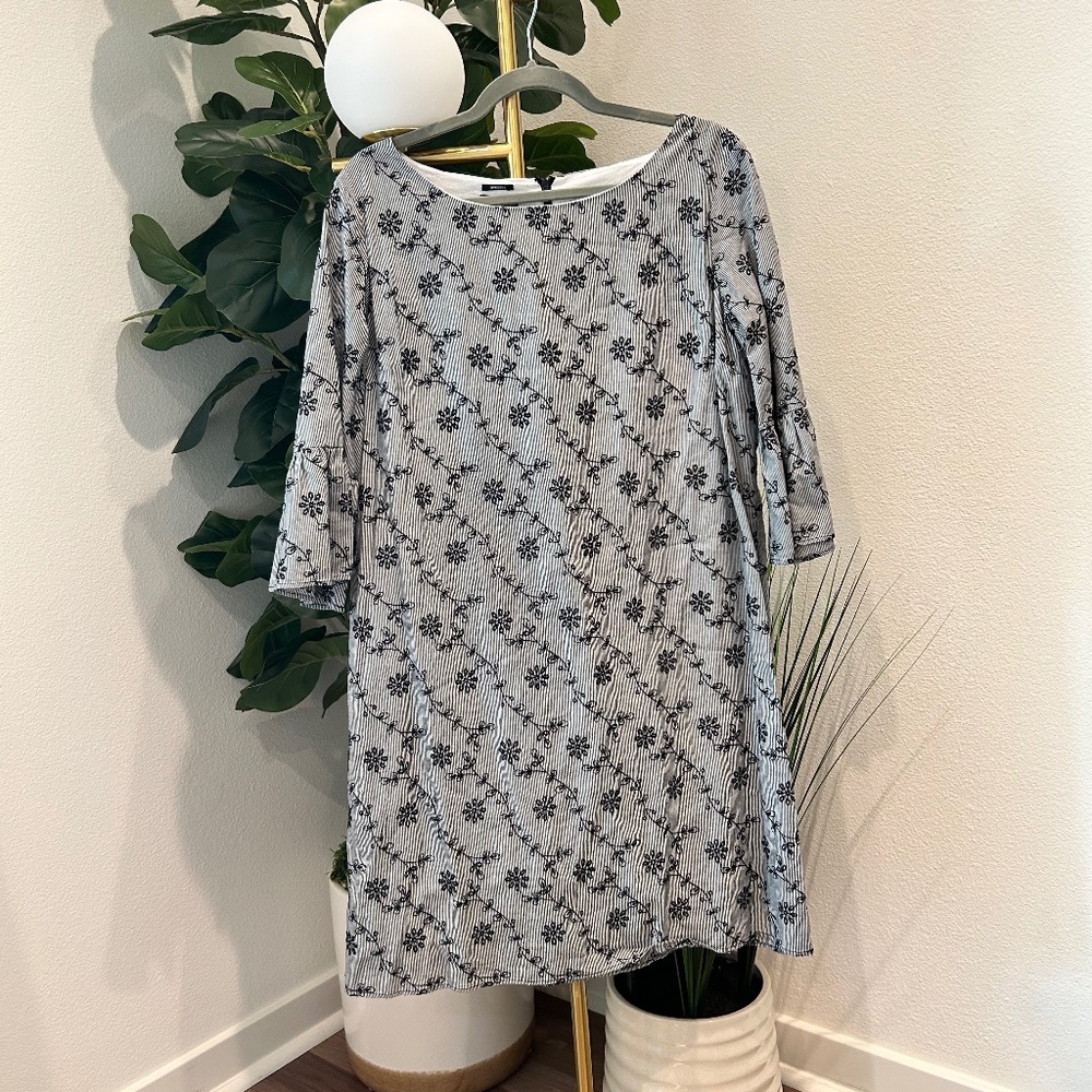 Embroidered flower dress with bell sleeves